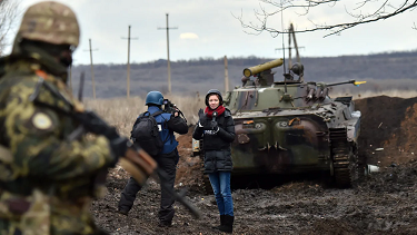 reporter journaliste ukraine television tournage